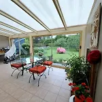Guest house Avec Salle De Bain Privative Et Borne De Recharge Electrique T2 3*